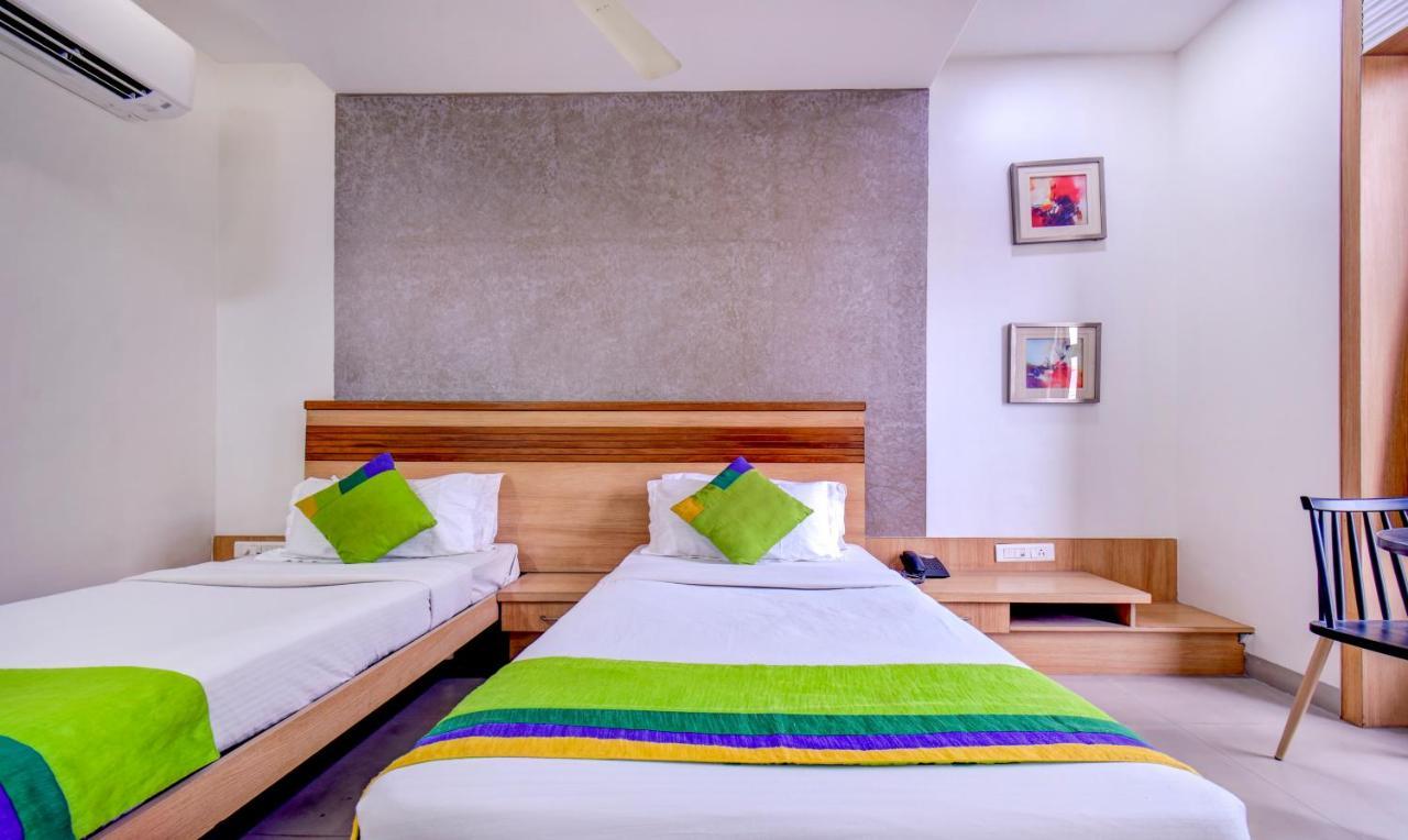 Treebo Admiral Suites New Usmanpura Aurangabad  Exterior foto