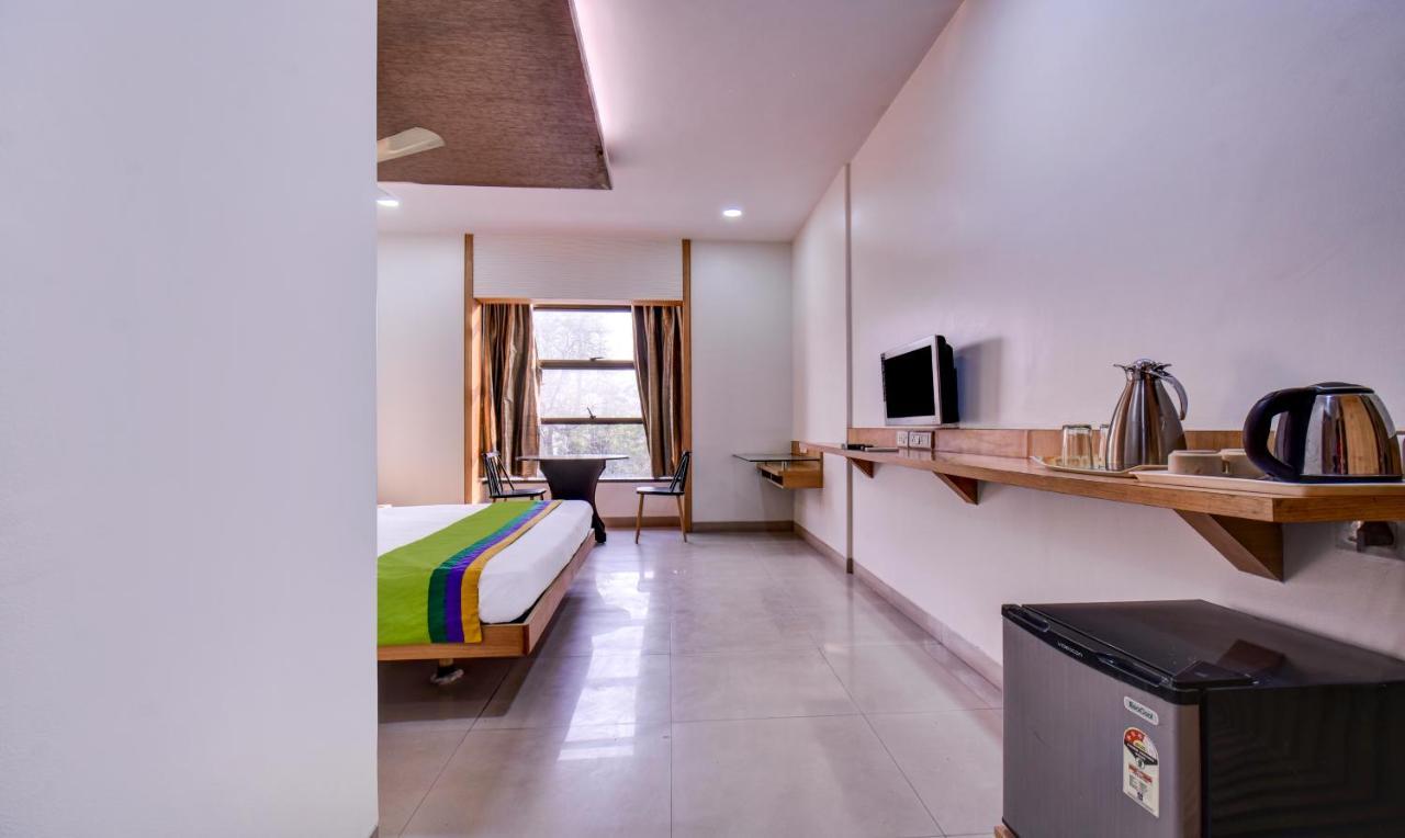 Treebo Admiral Suites New Usmanpura Aurangabad  Exterior foto