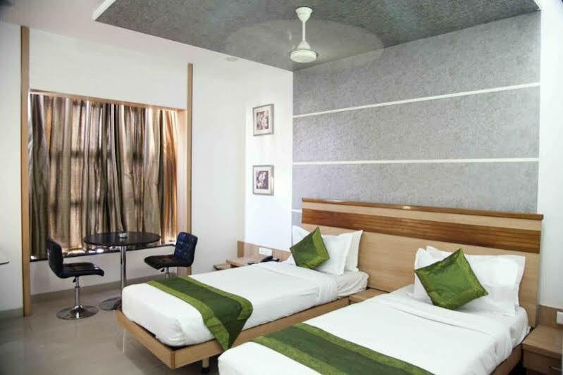 Treebo Admiral Suites New Usmanpura Aurangabad  Exterior foto