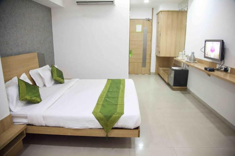 Treebo Admiral Suites New Usmanpura Aurangabad  Exterior foto