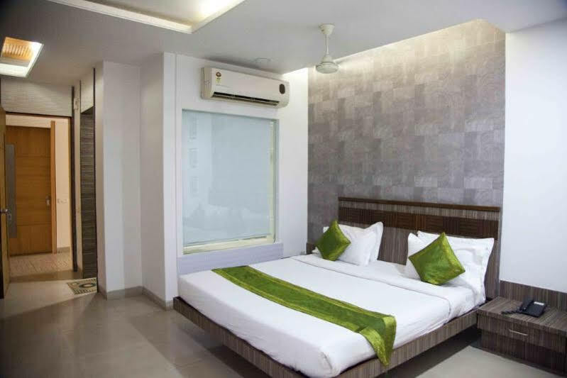 Treebo Admiral Suites New Usmanpura Aurangabad  Exterior foto